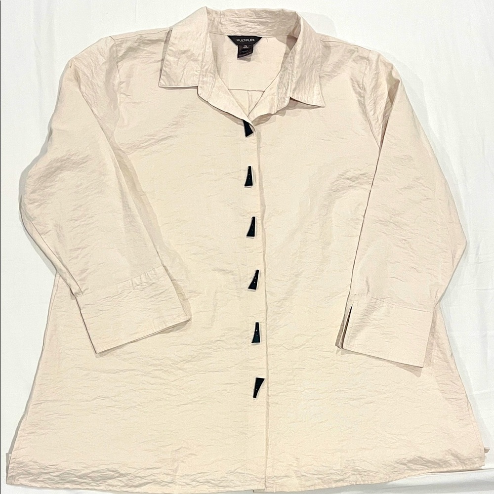 Women's Cream Button-down Blouse with Black Accent Buttons Size XL